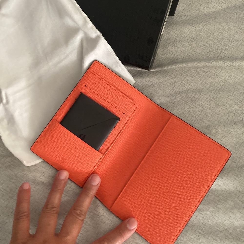 Pre-owned MCM passport/card holder